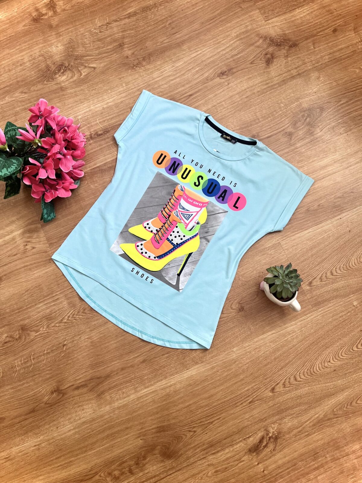 Asymetryczny T-shirt Shoes