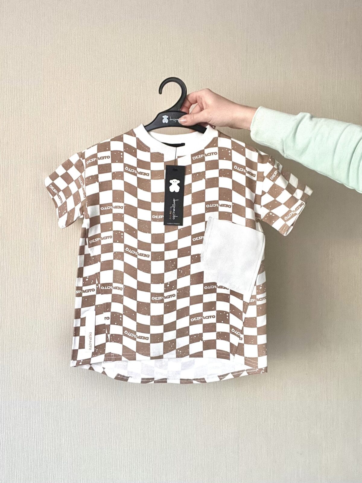 T-shirt szachownica Despacito beż