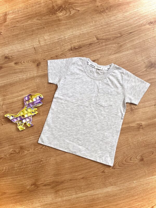 T-shirt chłopięcy melanżowy szary kieszonka